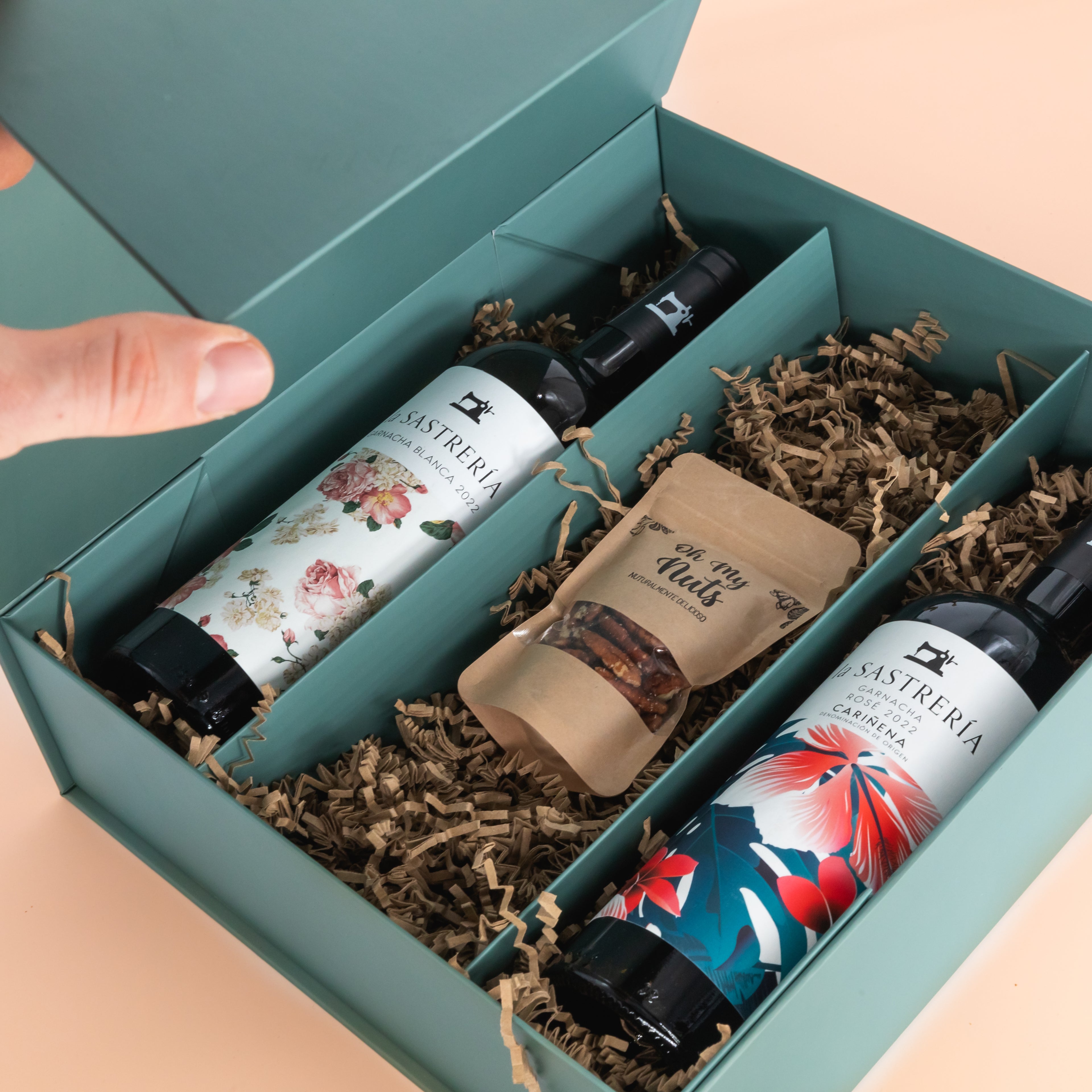 Weinbox Spanien mit Pekannus Walnusskerne